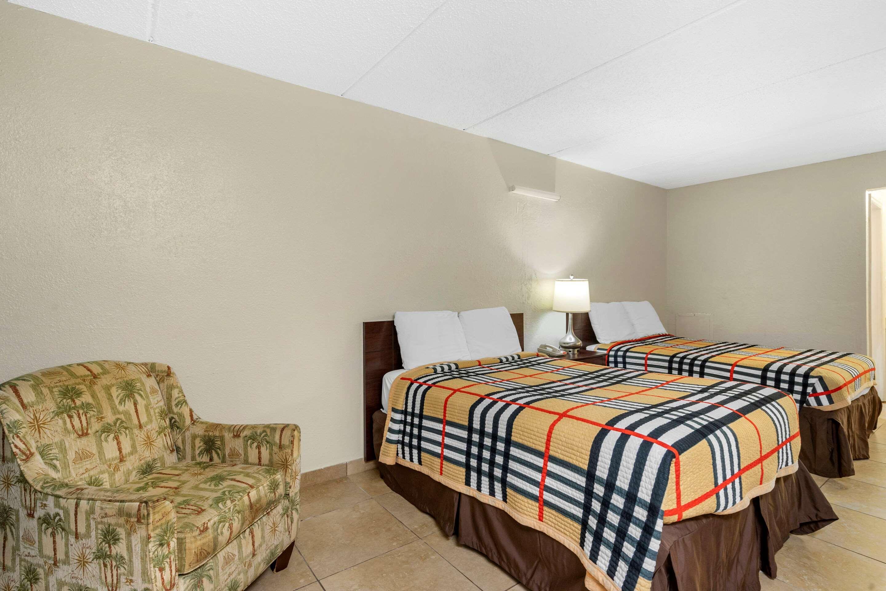 Rodeway Inn Clearwater-Dunedin Extérieur photo