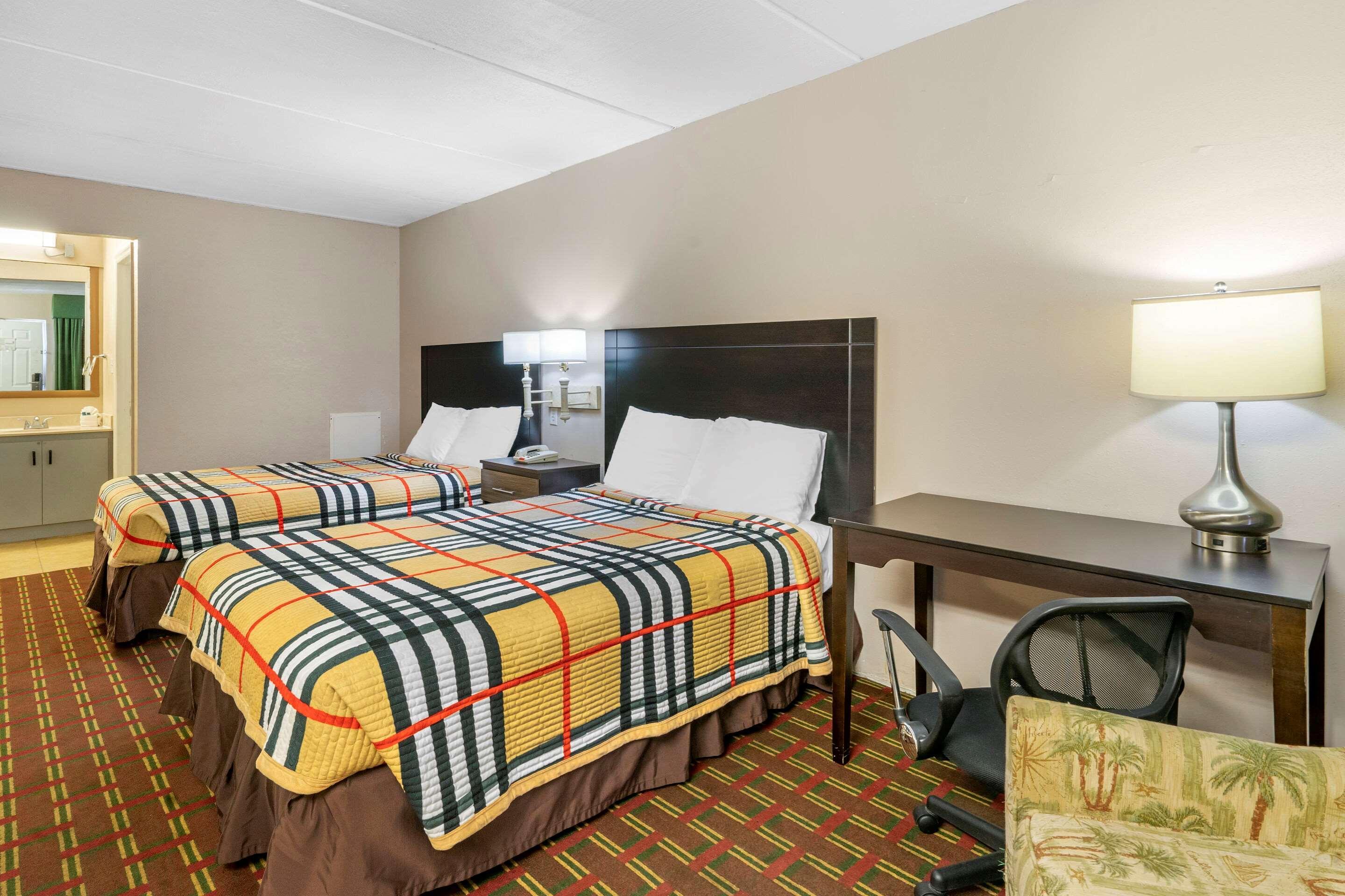 Rodeway Inn Clearwater-Dunedin Extérieur photo