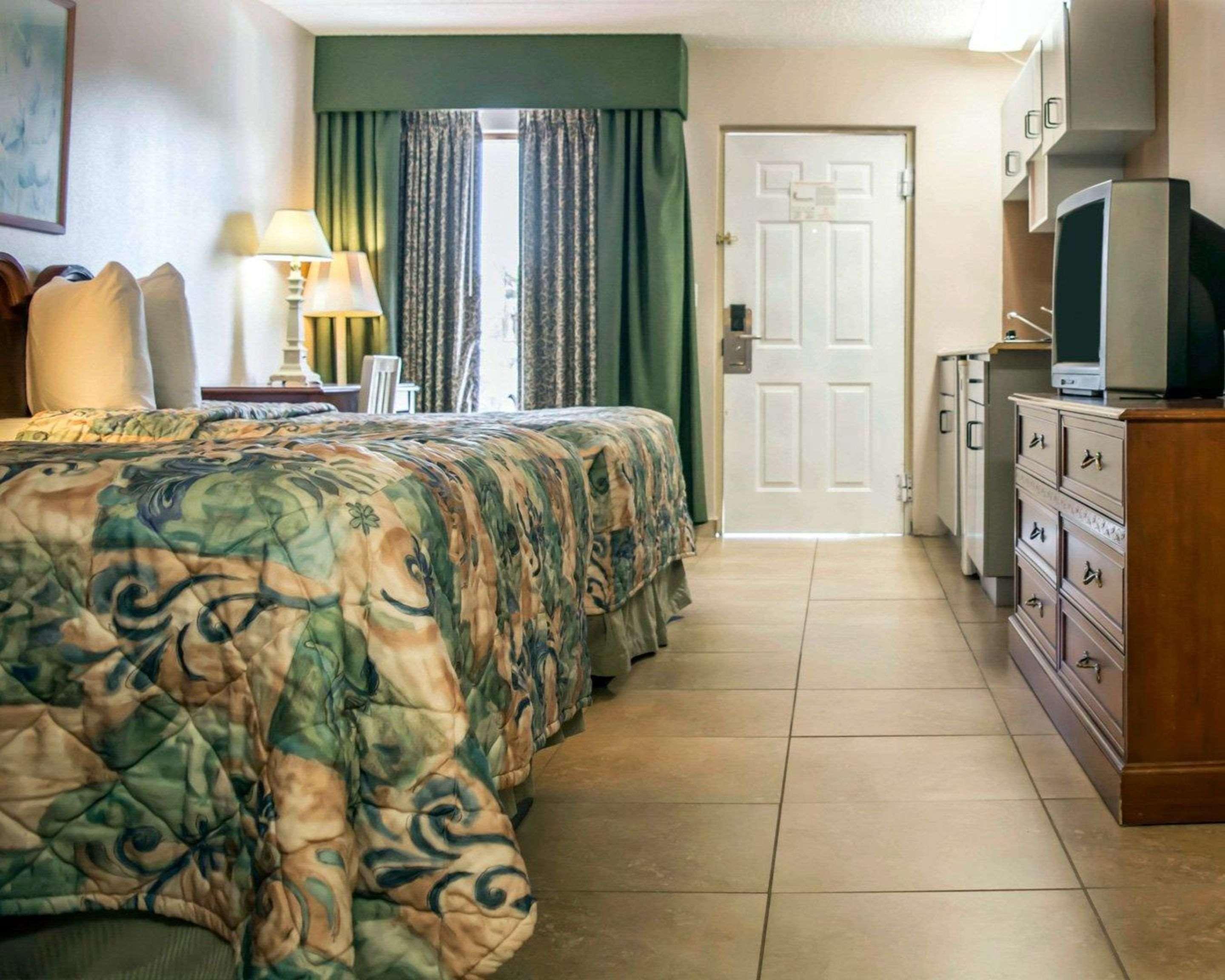 Rodeway Inn Clearwater-Dunedin Extérieur photo