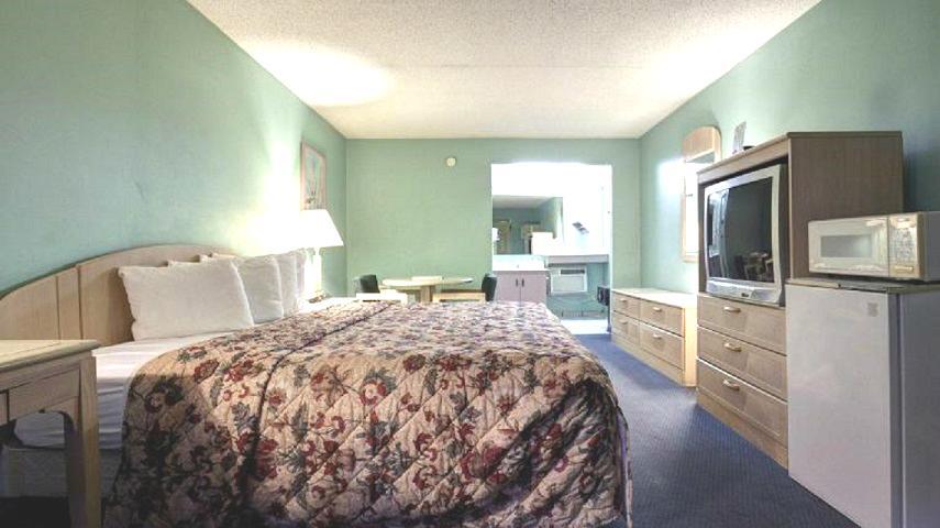 Rodeway Inn Clearwater-Dunedin Extérieur photo