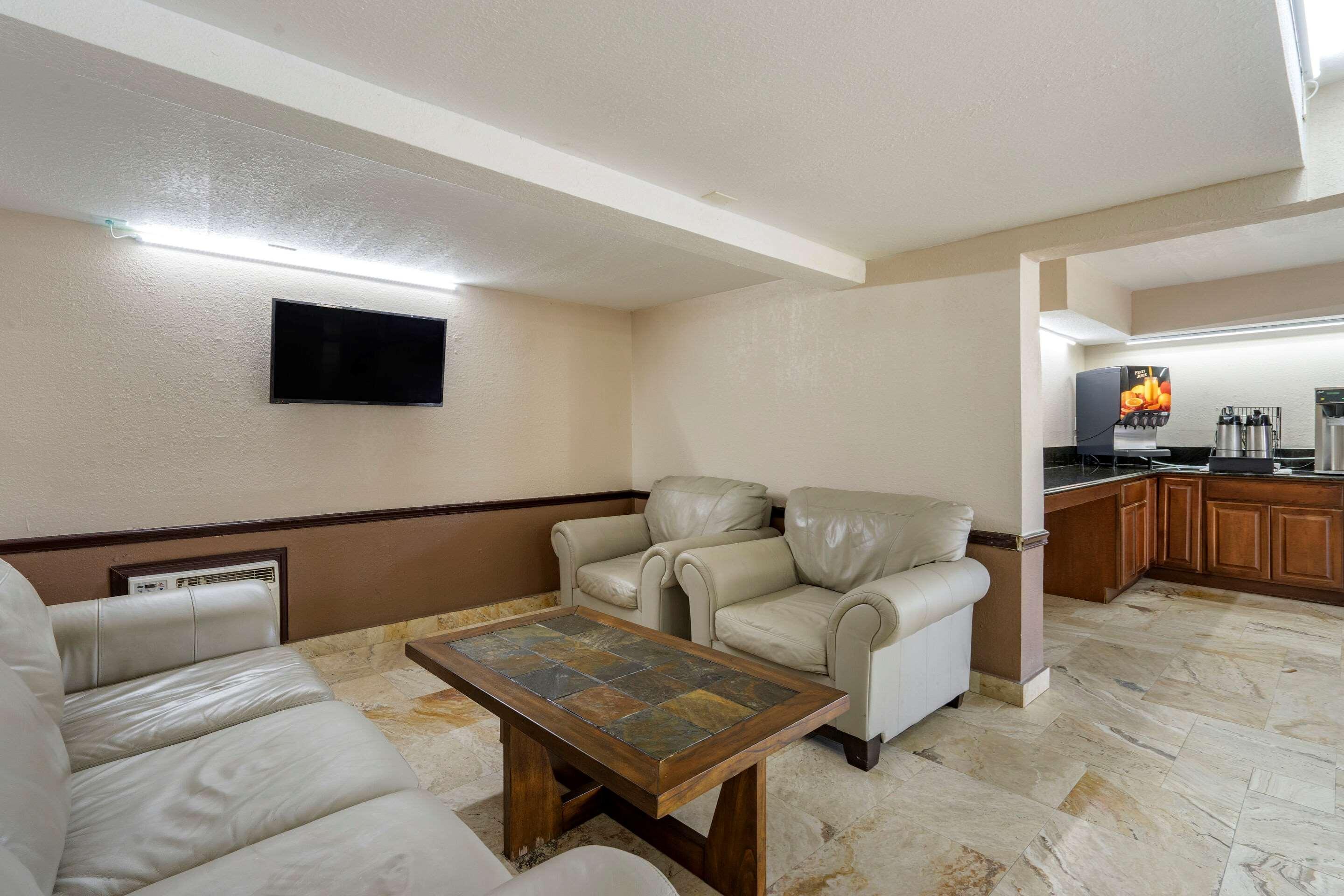 Rodeway Inn Clearwater-Dunedin Extérieur photo