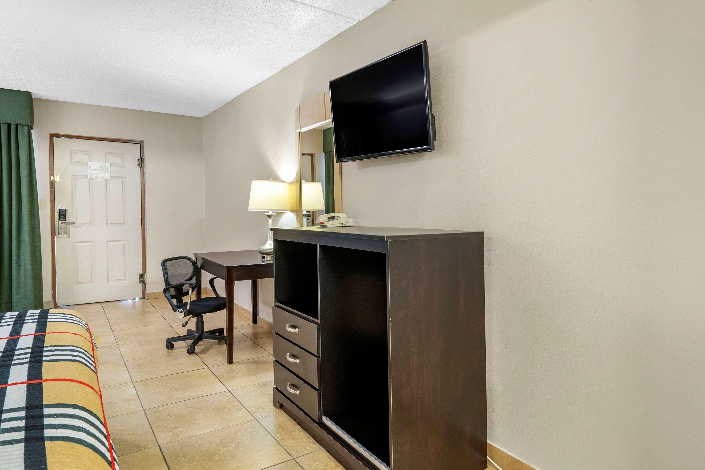 Rodeway Inn Clearwater-Dunedin Extérieur photo