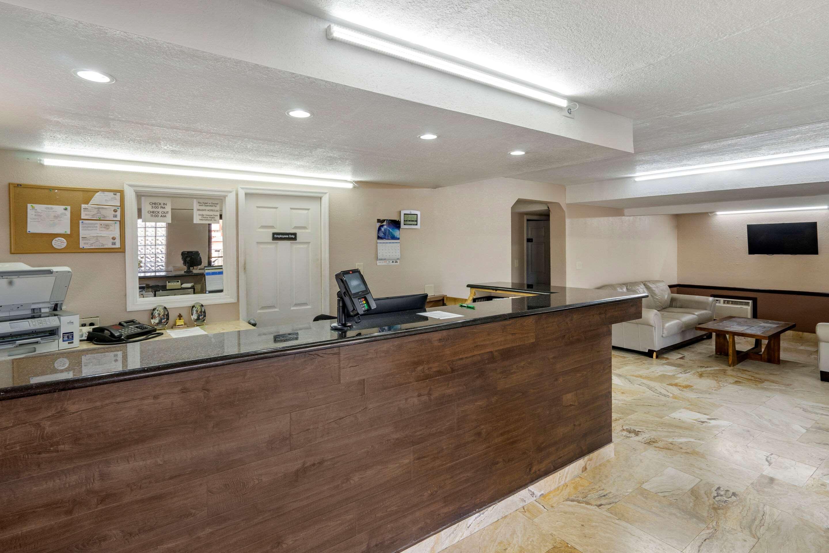 Rodeway Inn Clearwater-Dunedin Extérieur photo