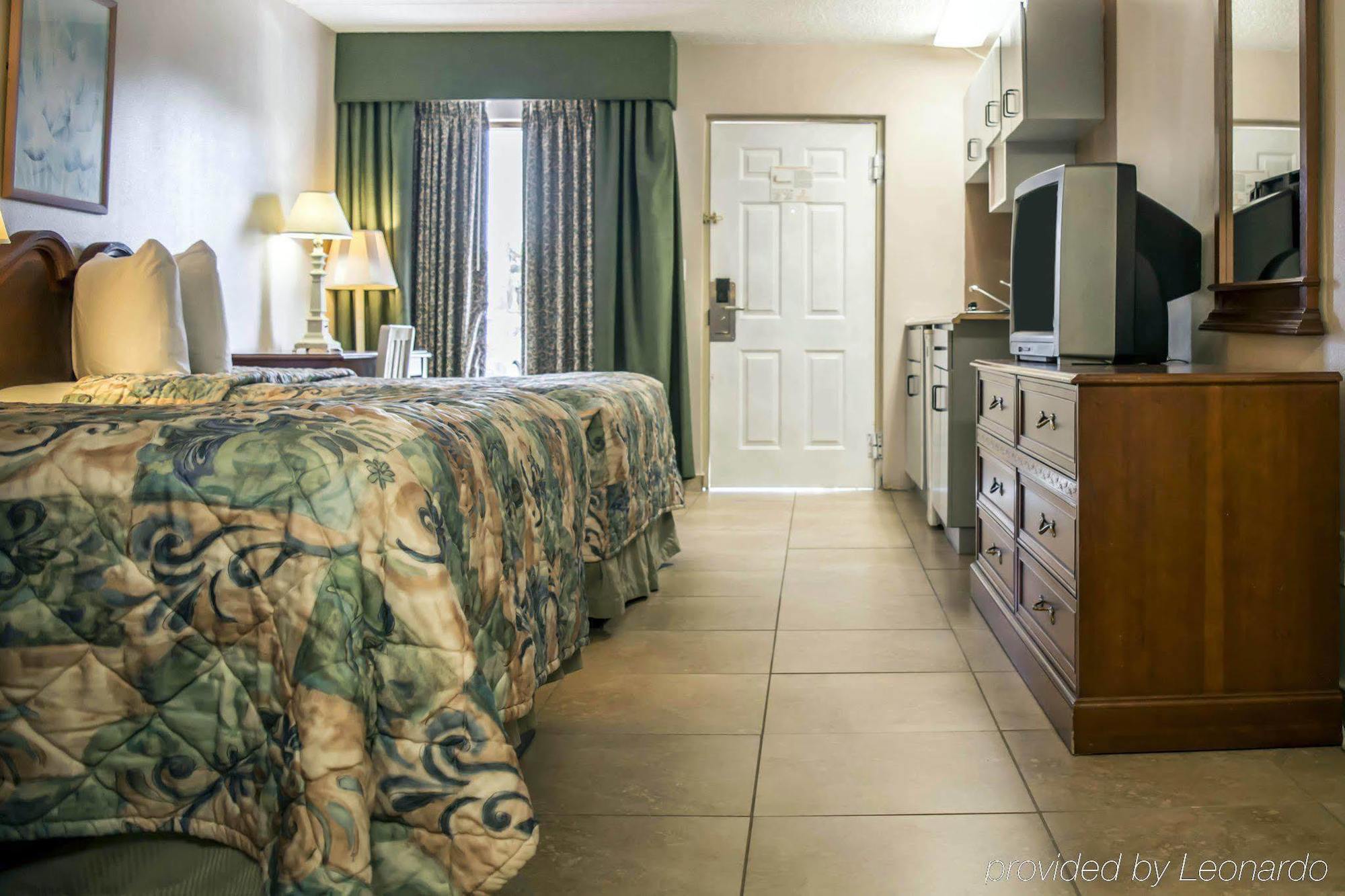 Rodeway Inn Clearwater-Dunedin Extérieur photo